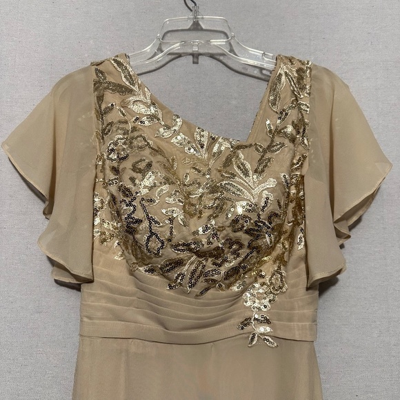 Champagne Sequin A-Line Gown - size 6 - Picture 4 of 9